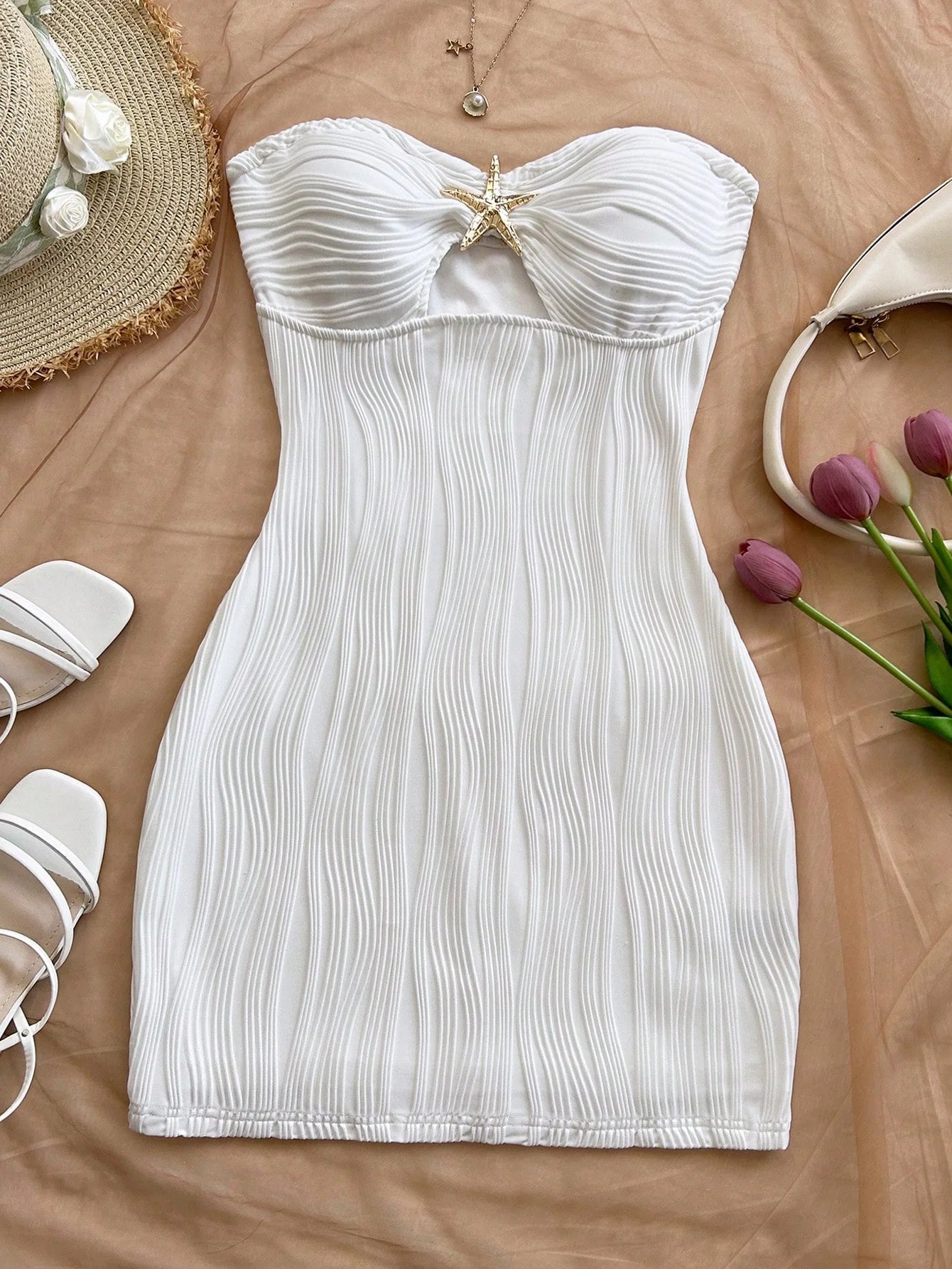 Strapless afslankende korte jurk, sexy, puur en sensueel, heupomhulsel, damesmode, feestkleding