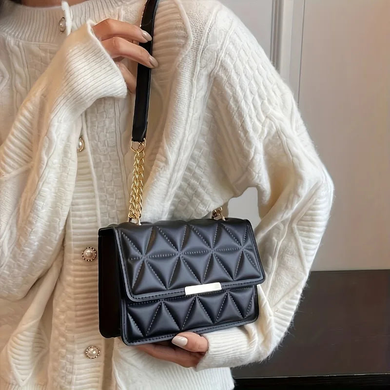 Damesschoudertas met modeketen, chique kleine vierkante tas voor dames, luxe gewatteerde handtas voor dagelijks reizen, winkelen, feesten.