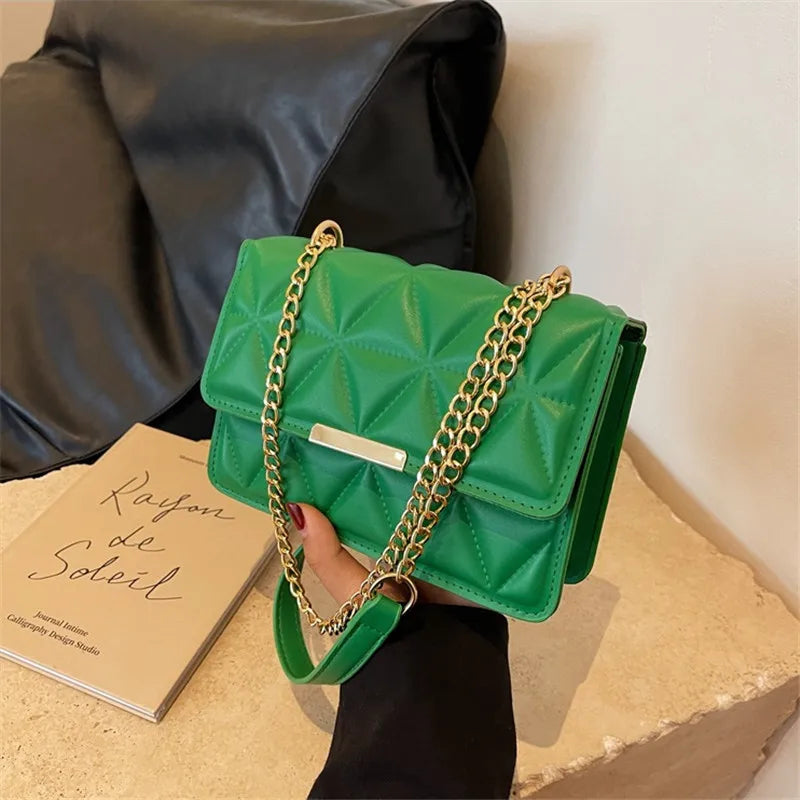Damesschoudertas met modeketen, chique kleine vierkante tas voor dames, luxe gewatteerde handtas voor dagelijks reizen, winkelen, feesten.