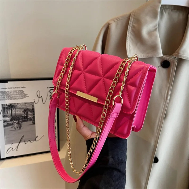 Damesschoudertas met modeketen, chique kleine vierkante tas voor dames, luxe gewatteerde handtas voor dagelijks reizen, winkelen, feesten.