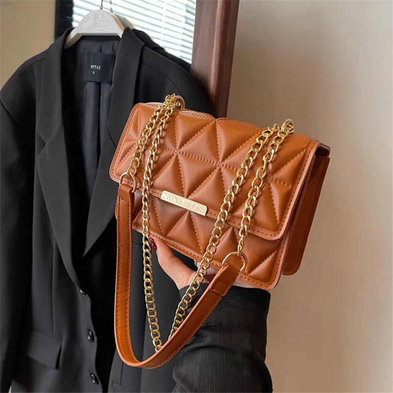 Damesschoudertas met modeketen, chique kleine vierkante tas voor dames, luxe gewatteerde handtas voor dagelijks reizen, winkelen, feesten.
