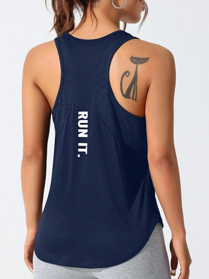 Sneldrogend sportvest met gestikte letters voor dames, ademende yogasportkleding van net, tennisuniformfietspak, dagelijks gebruik