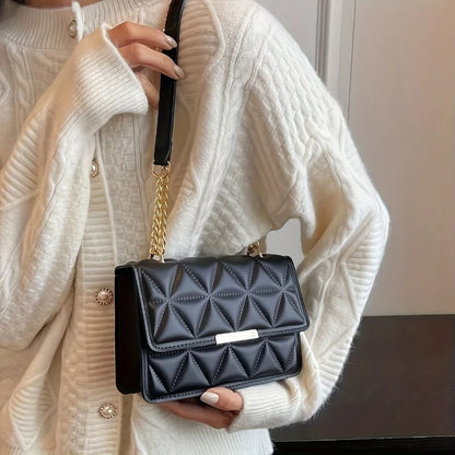 Damesschoudertas met modeketen, chique kleine vierkante tas voor dames, luxe gewatteerde handtas voor dagelijks reizen, winkelen, feesten.