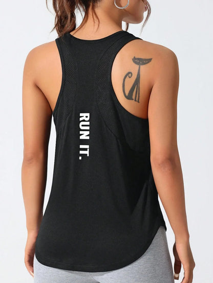 Sneldrogend sportvest met gestikte letters voor dames, ademende yogasportkleding van net, tennisuniformfietspak, dagelijks gebruik